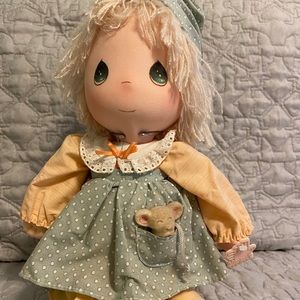 Precious Moments Bonnie Applause Doll 4561, Stand